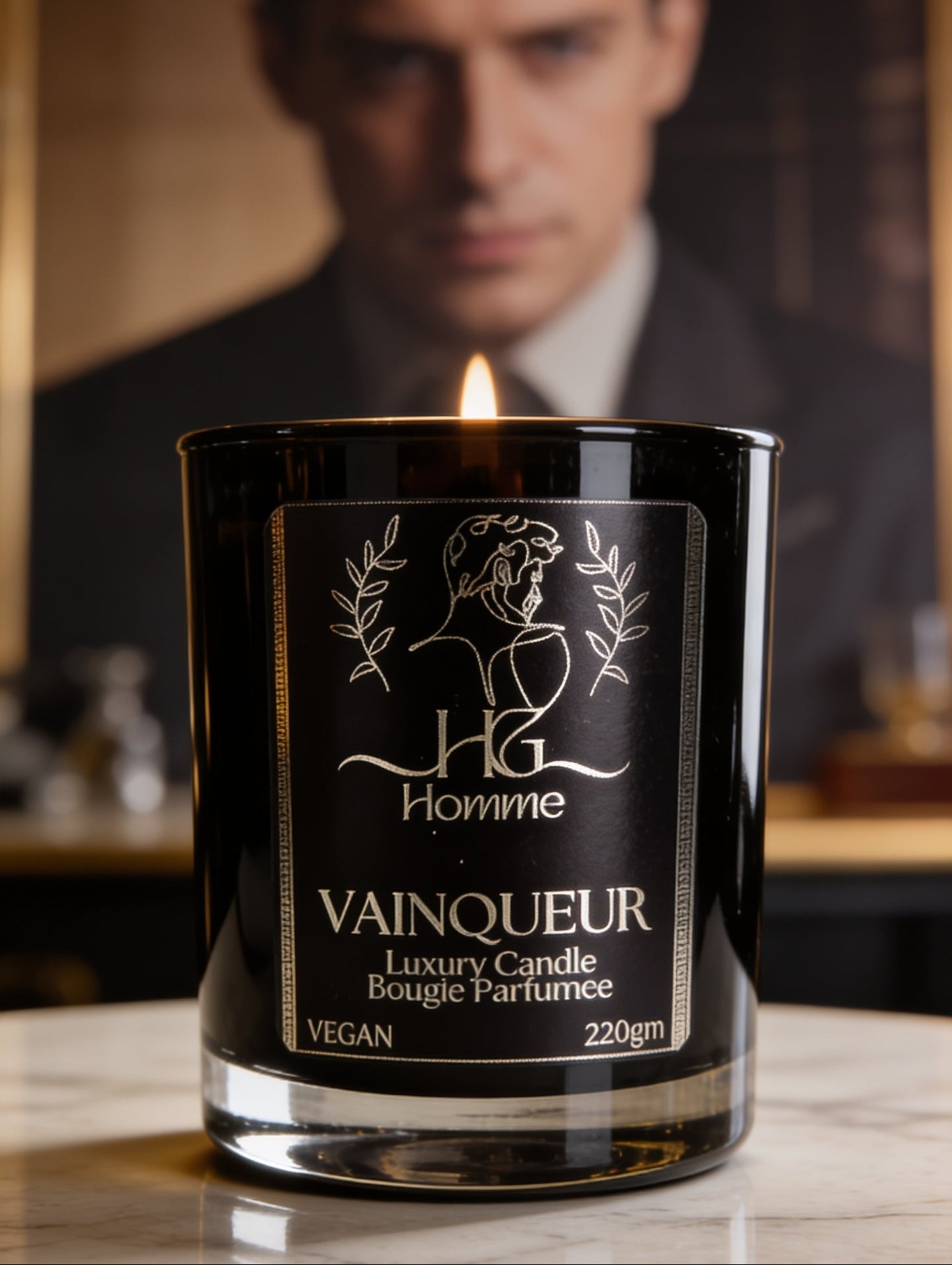 Candle for men, black candle, gloss finish in Vainqueur fragrance from Hazel Glow